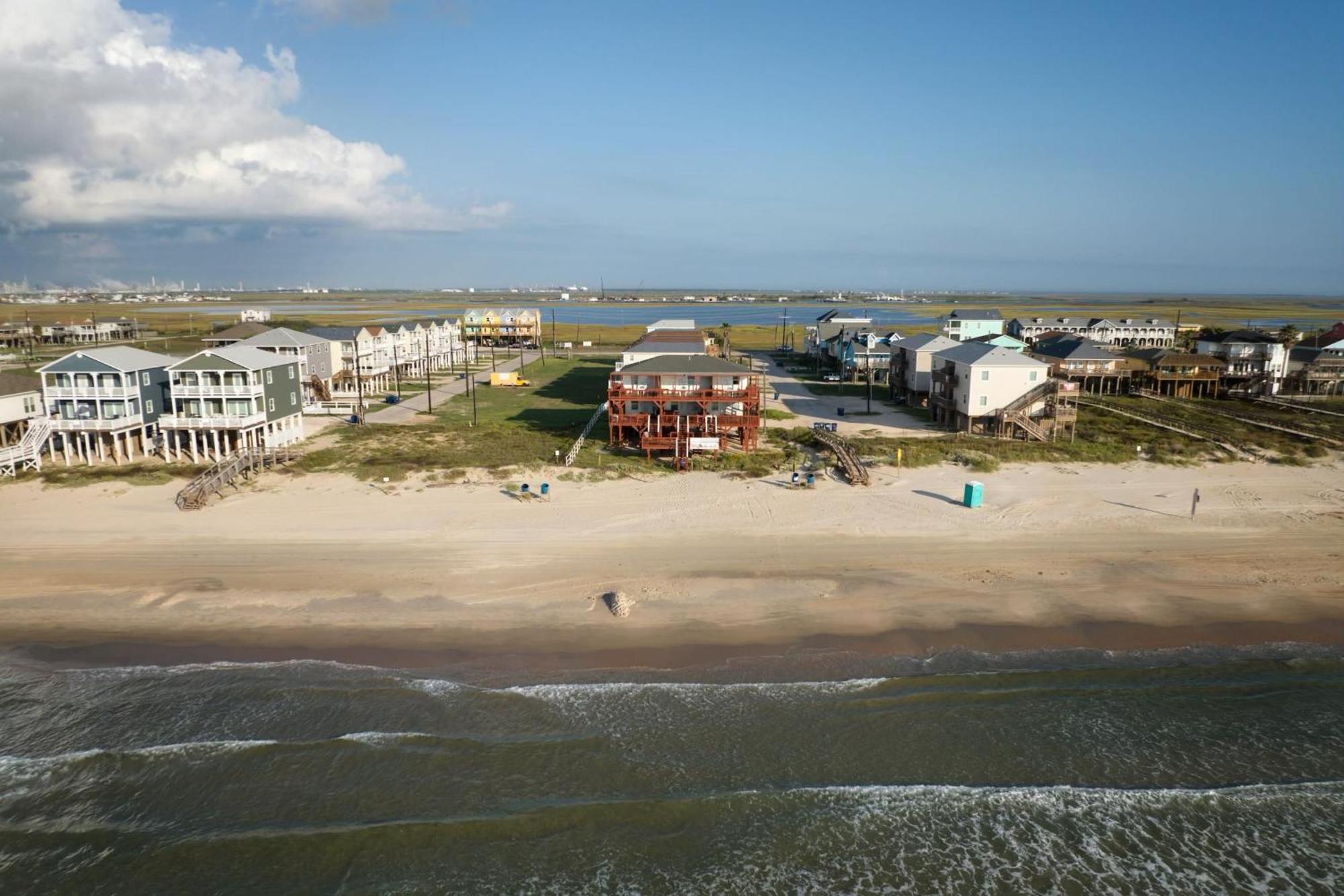 Unobstructed Oceanfront Sea Turtle Unit 2 Beach Pad! サーフサイド・ビーチ エクステリア 写真