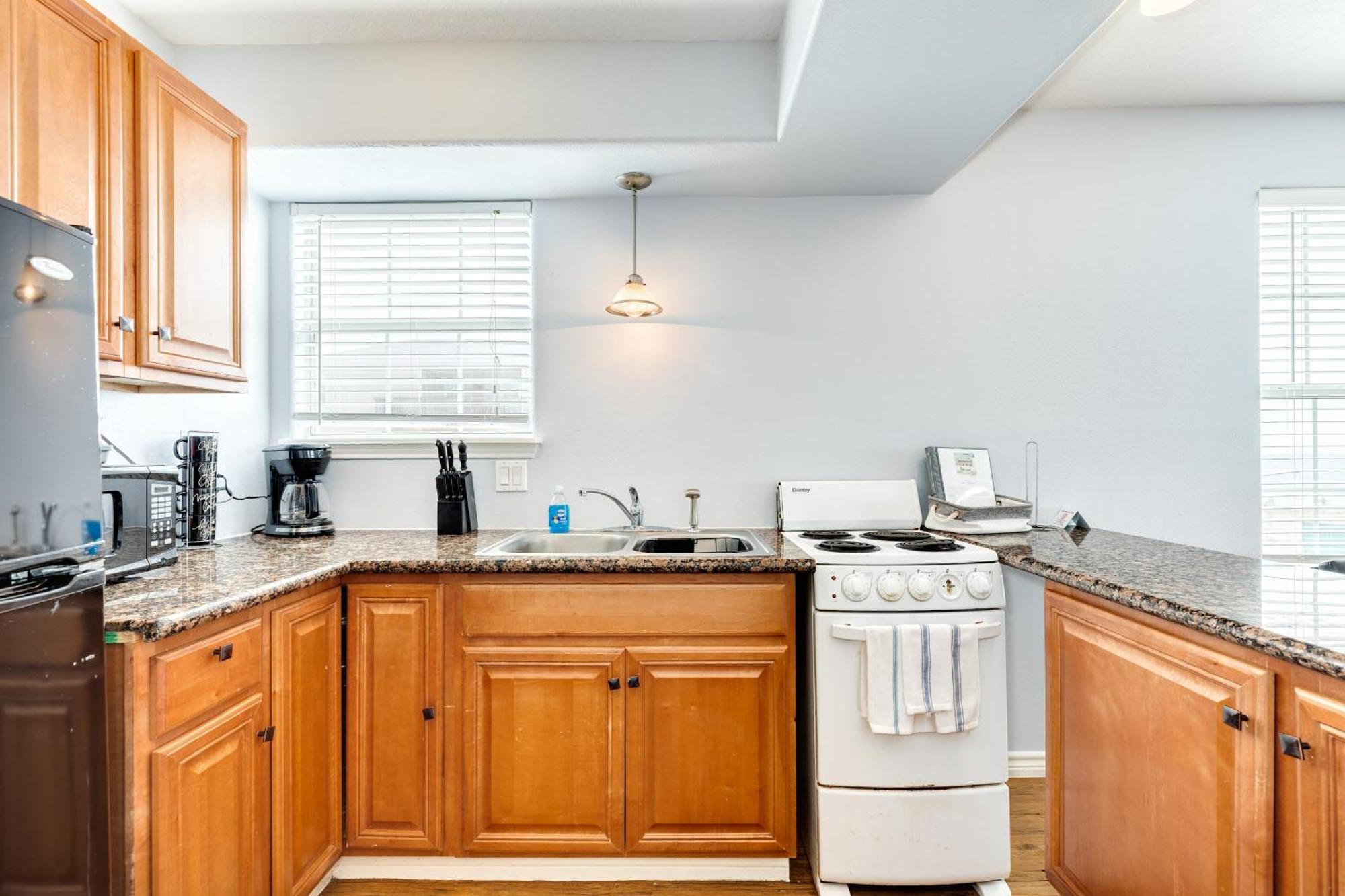 Unobstructed Oceanfront Sea Turtle Unit 2 Beach Pad! サーフサイド・ビーチ エクステリア 写真