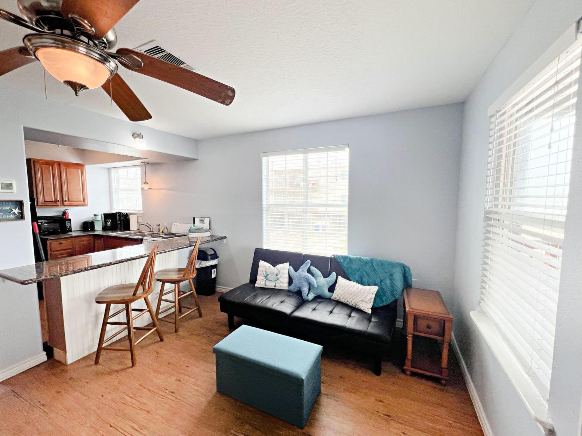 Unobstructed Oceanfront Sea Turtle Unit 2 Beach Pad! サーフサイド・ビーチ エクステリア 写真